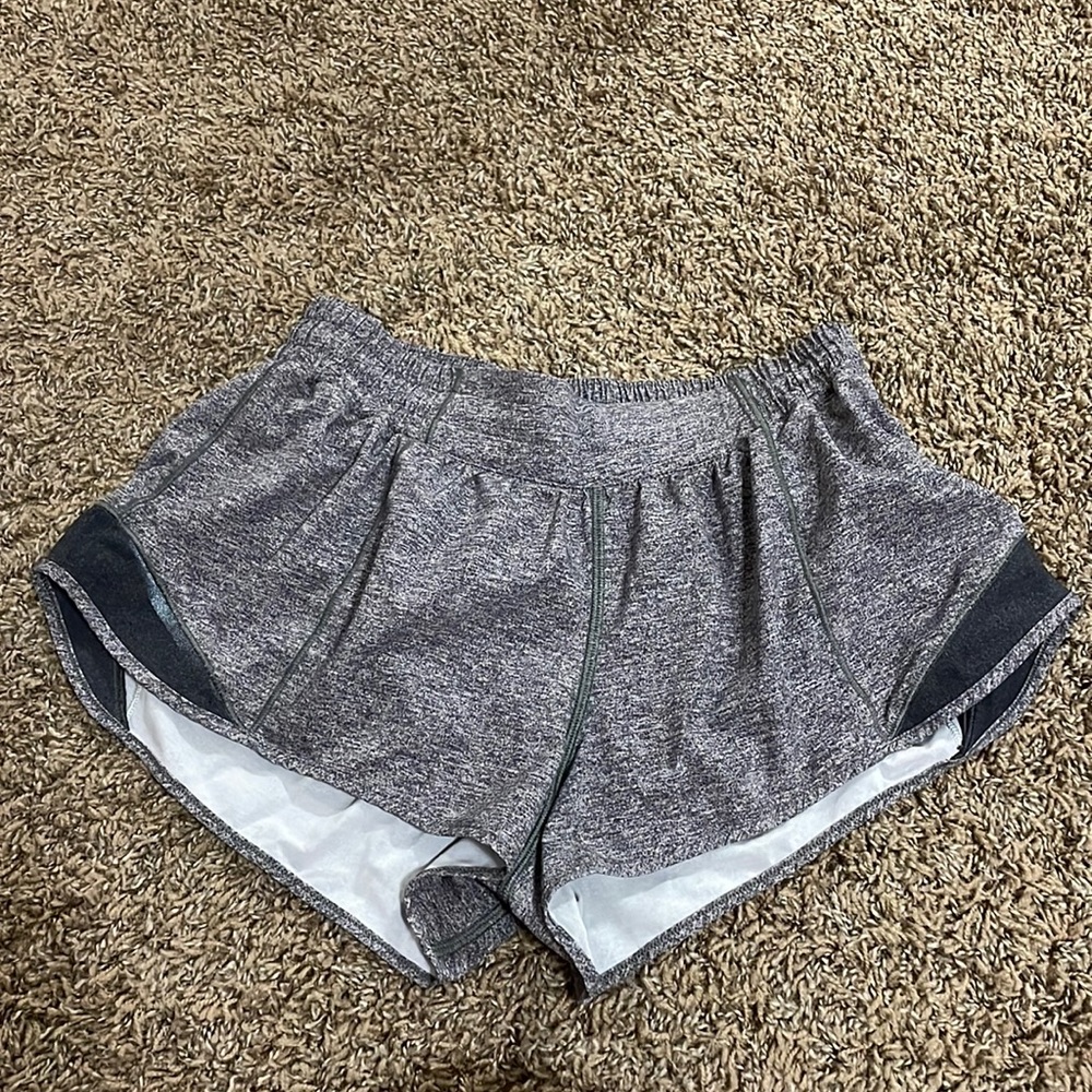 Lululemon Hotty Hot Low-Rise Lined Short 2.5” - Heather Grey